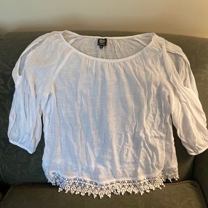 Women’s top by Bobeau, excellent condition like new. Size 1X.